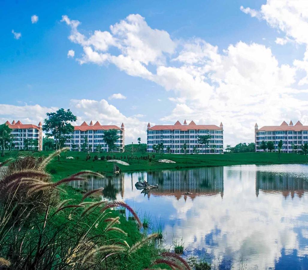 Happy City Golf & Resort Chiang Rai Extérieur photo