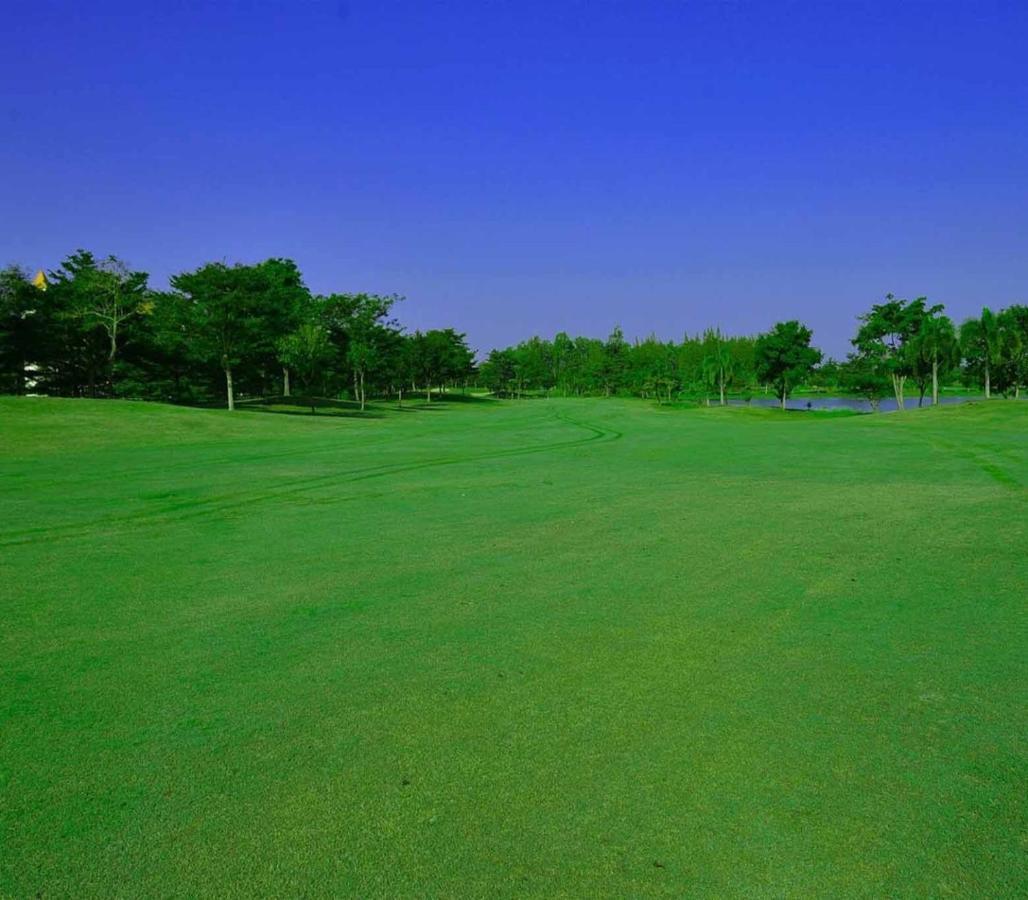 Happy City Golf & Resort Chiang Rai Extérieur photo