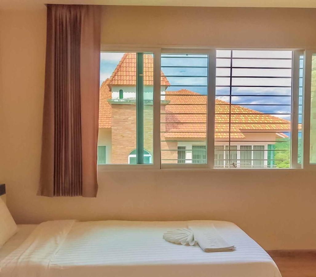 Happy City Golf & Resort Chiang Rai Extérieur photo