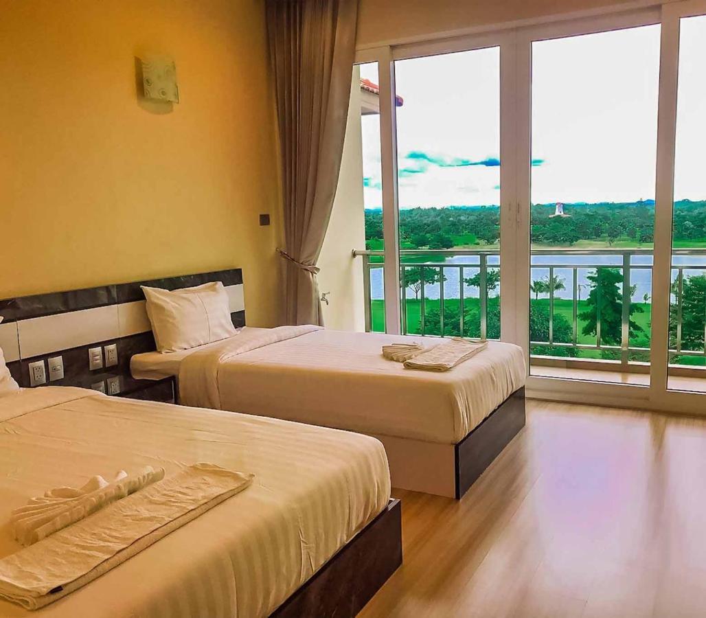 Happy City Golf & Resort Chiang Rai Extérieur photo